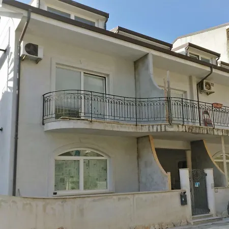 Casa A Due Passi Dal Mare * マリーナ・ディ・ジョイオーザ・イオーニカ